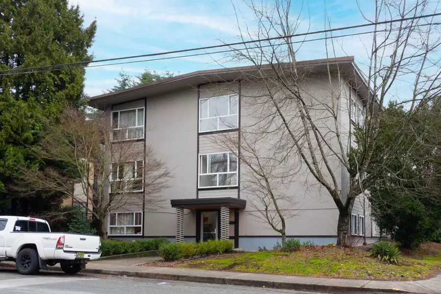 323 SEVENTH STREET, New Westminster, BC V3M 3K9