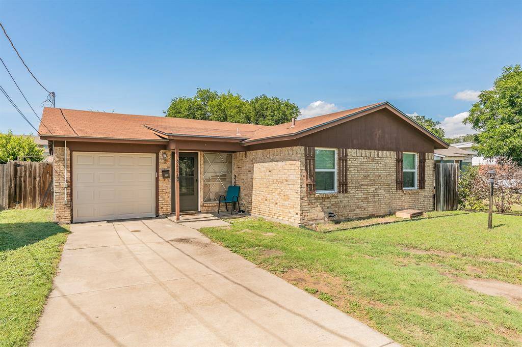 8424 Melrose Street W, White Settlement, TX 76108