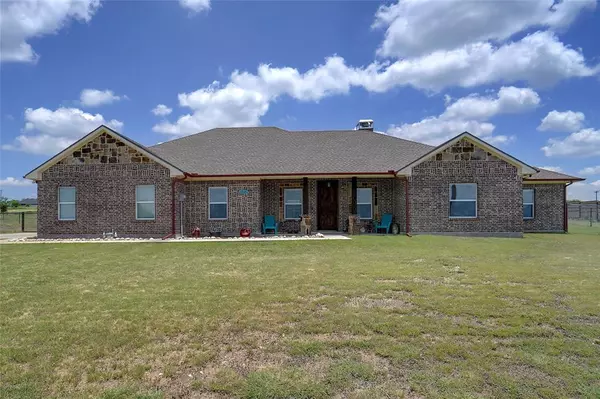 1036 Justin Drive, Springtown, TX 76082