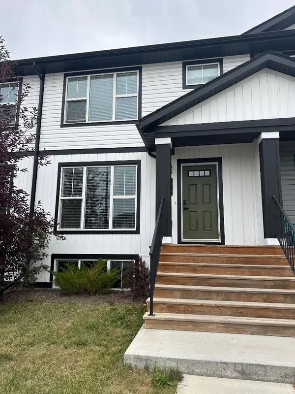 38 Latoria CT,  Rural Red Deer County,  AB T4E3B8