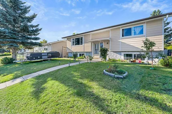 Calgary, AB T2A 3T6,415 Penbrooke CRES SE