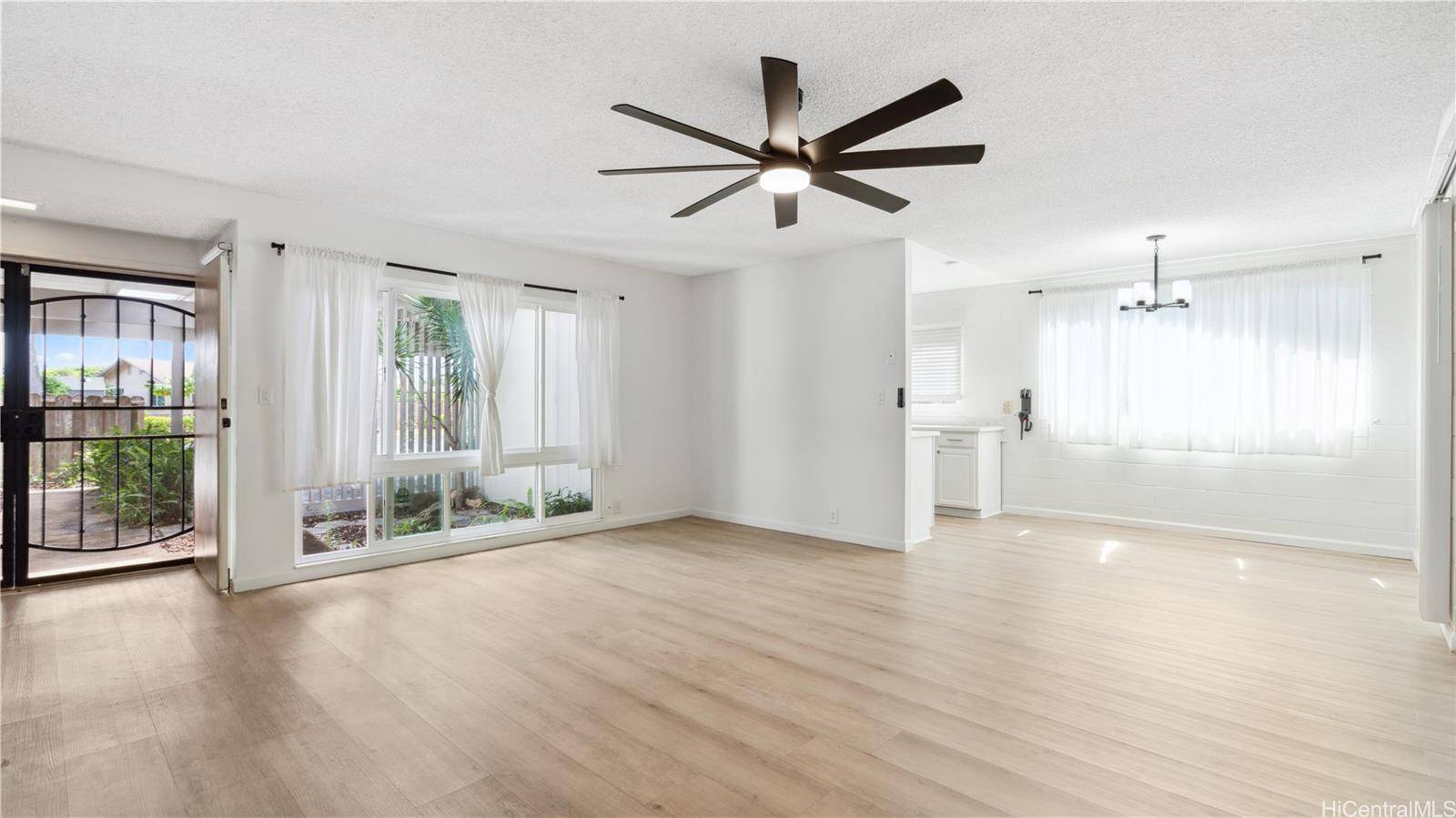 Mililani, HI 96789,95-094 Kuahelani Avenue