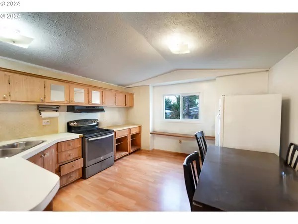 Portland, OR 97220,5200 NE 92nd AVE #20