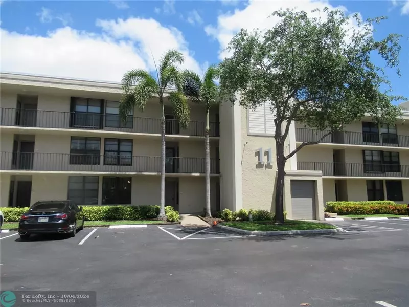 11 Royal Palm Way  #11-102, Boca Raton, FL 33432