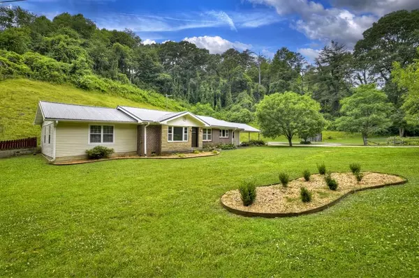 1055 Chatsworth Hwy, Ellijay, GA 30540