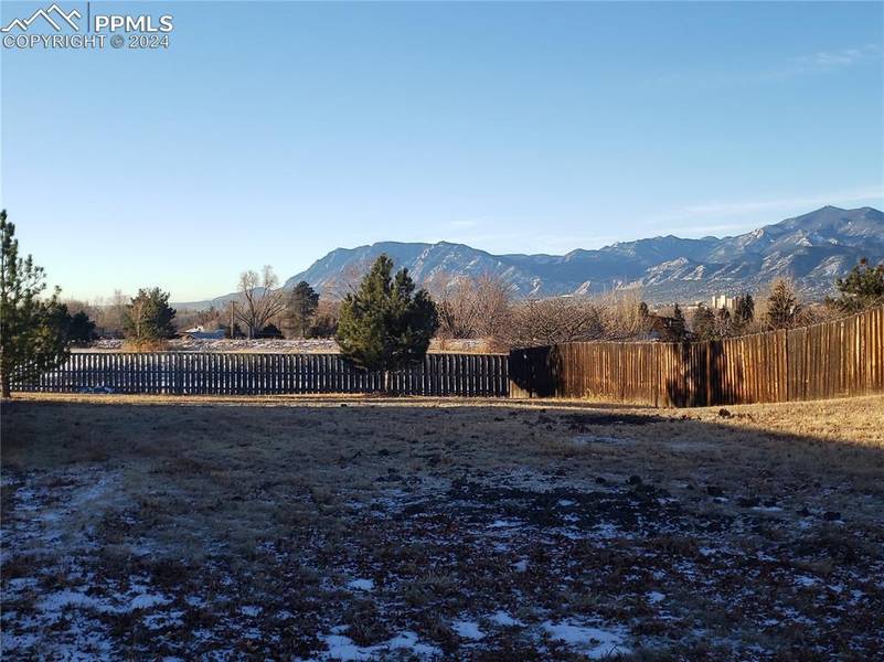 3768 Scott LN, Colorado Springs, CO 80907