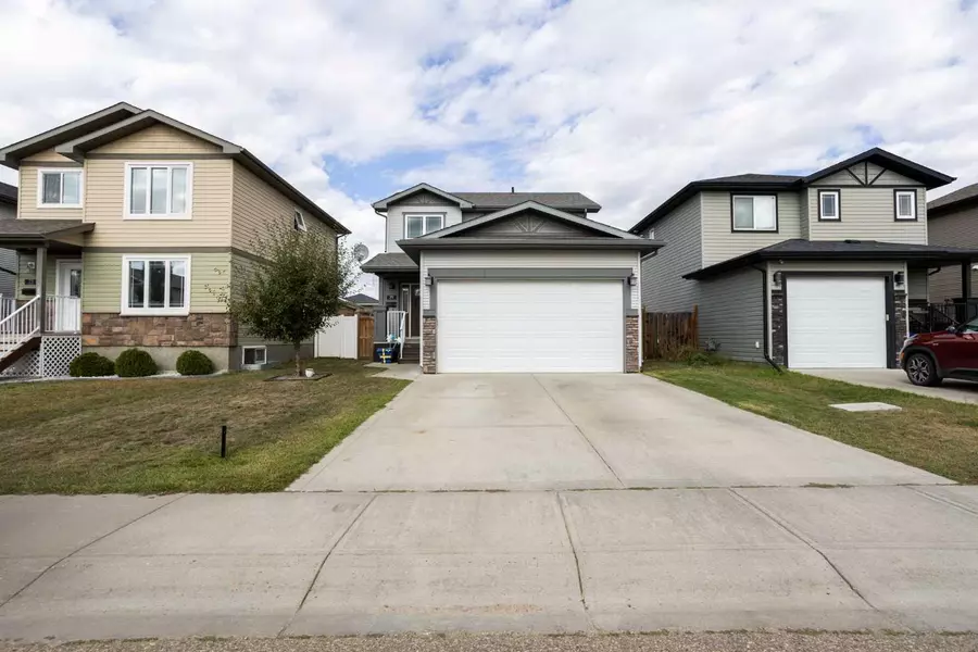 79 Almond CRES, Blackfalds, AB T4M 0J6