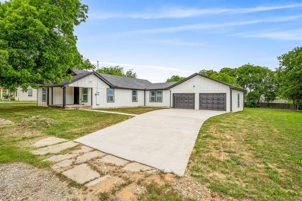 Grandview, TX 76050,103 Willow Street