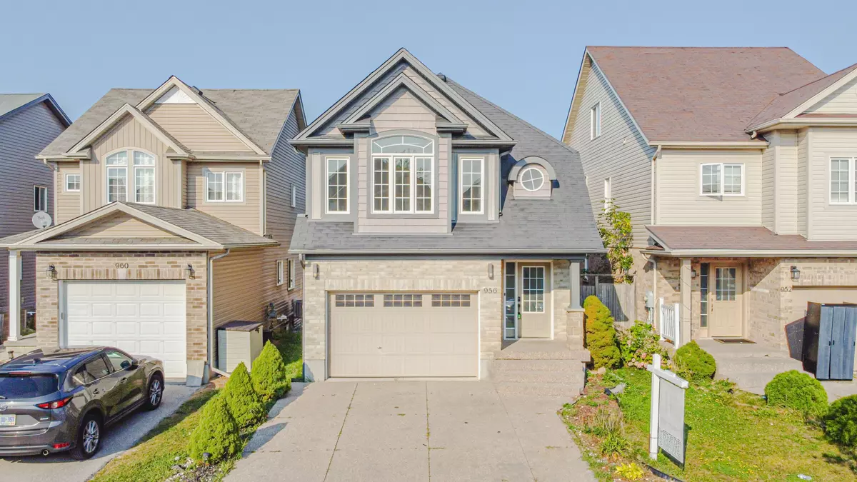 Kitchener, ON N2R 1Y8,956 Bianca CT