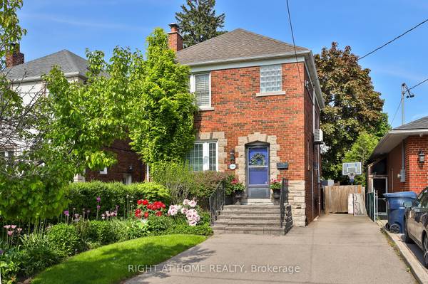 2103 Avenue RD, Toronto C04, ON M5M 4A9