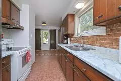 Mississauga, ON L5A 2T8,3272 Candela DR