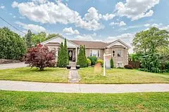 Bradford West Gwillimbury, ON L3Z 1Y9,204 Simcoe RD