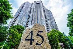 Mississauga, ON L5R 3K4,45 Kingsbridge Garden CIR #211