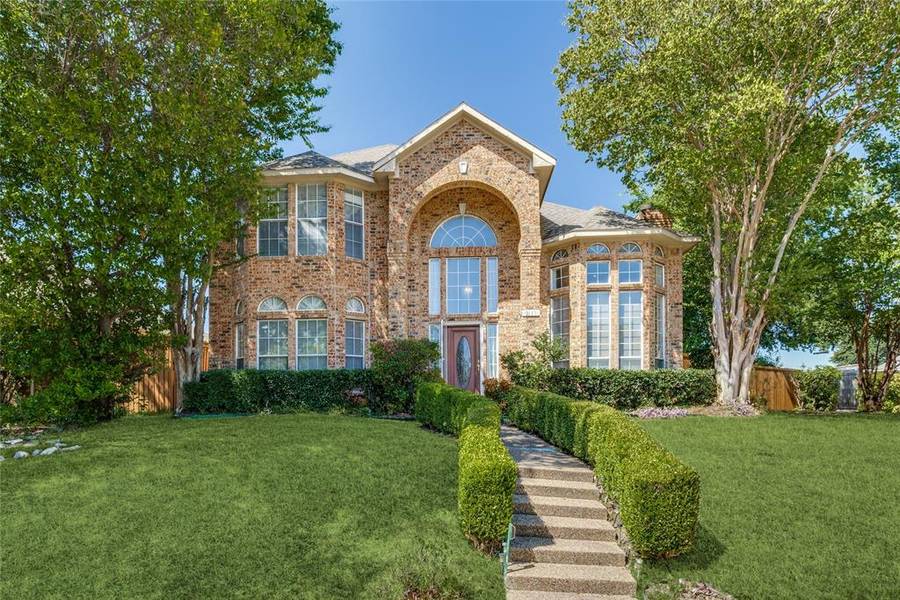 9117 Lakepointe Avenue, Rowlett, TX 75088