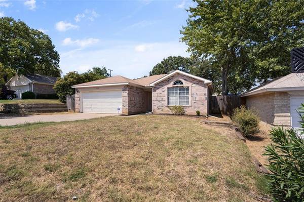 5155 Meadow Court,  Fort Worth,  TX 76112