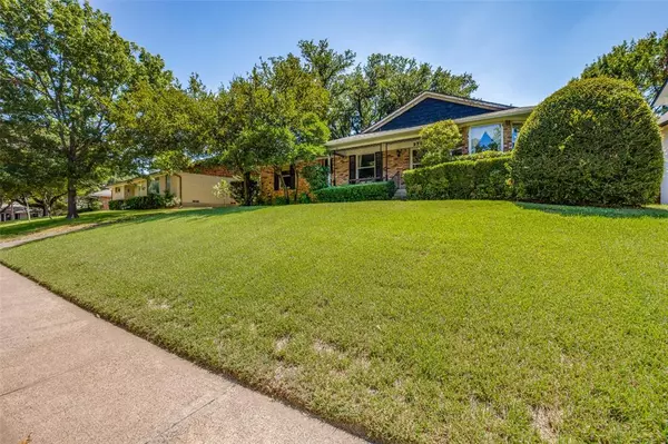 Dallas, TX 75238,9764 Wisterwood Drive