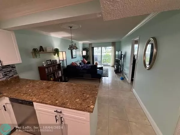 Wilton Manors, FL 33334,3002 NE 5th Ter  #304B