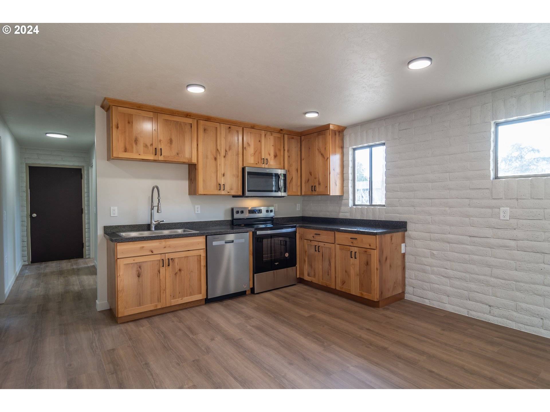 Myrtle Creek, OR 97457,152 CHADWICK LN