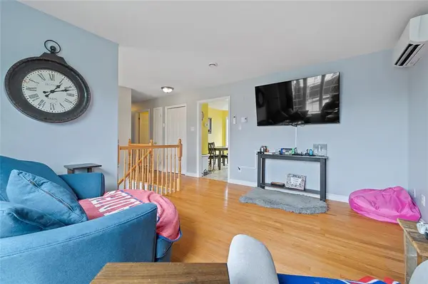 77 Dawsons Run, Conception Bay South, NL A1W 3J3