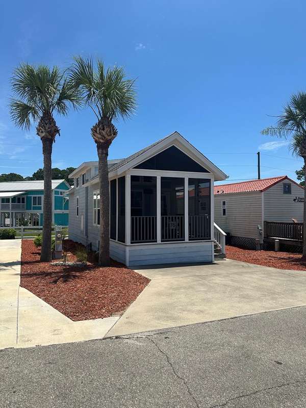 1843 US 98 W  # 76, Carrabelle, FL 32322