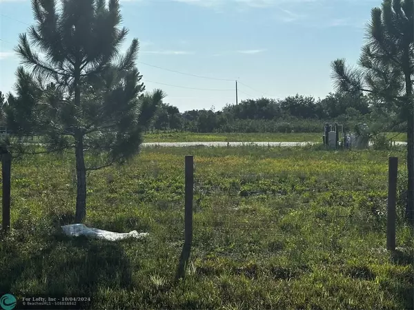 Okeechobee, FL 34972,15992 NW 278th St