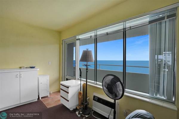 Lauderdale By The Sea, FL 33308,4050 N Ocean Dr.  #1609