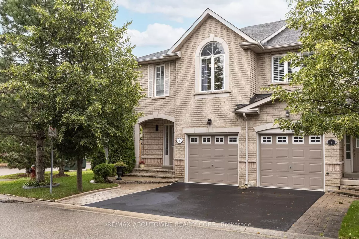 Oakville, ON L6M 5C5,1551 Reeves Gate #8