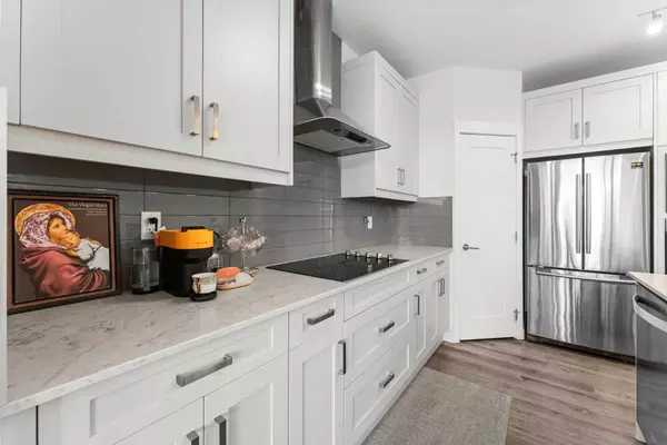 Calgary, AB T2X 4L2,20 WALGROVE WALK SE #303