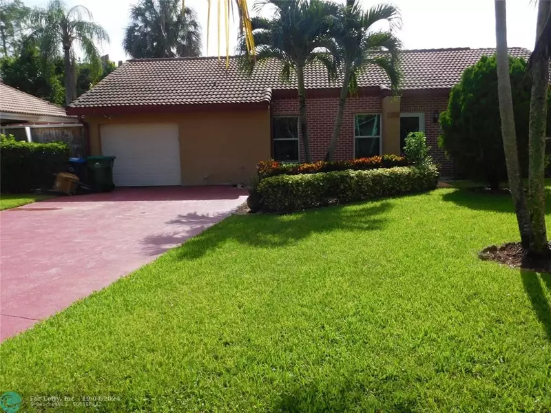 1189 NW 90th Ln, Coral Springs, FL 33071