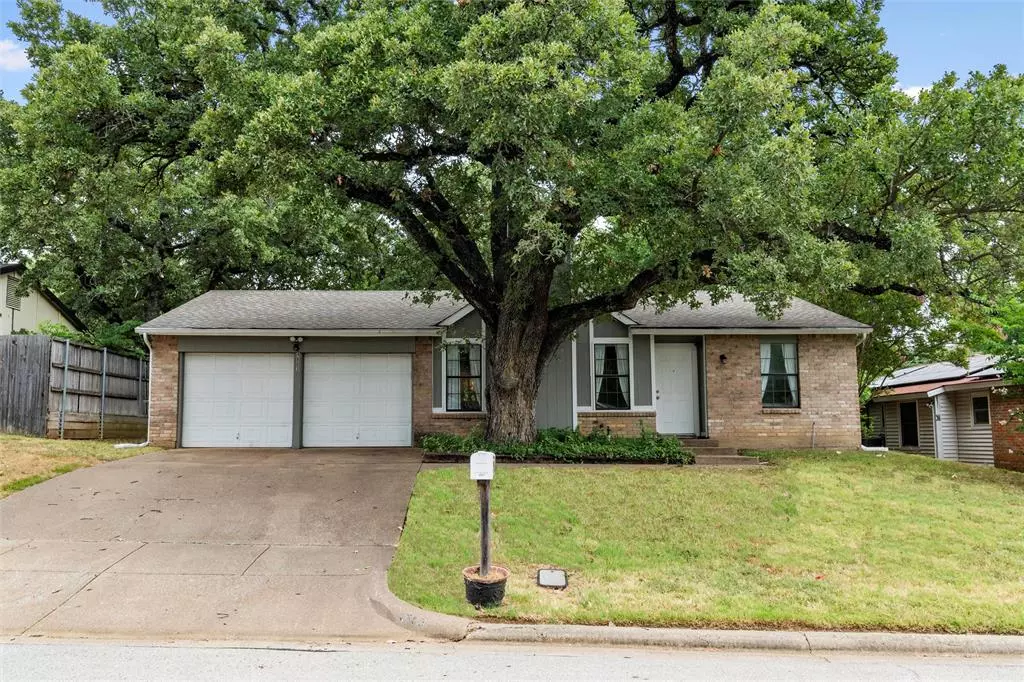 Arlington, TX 76016,4803 French Wood Drive