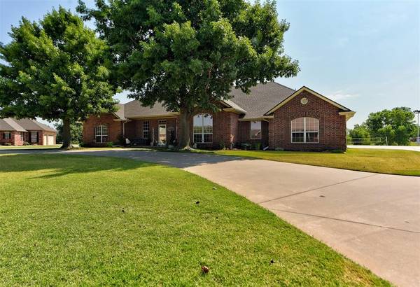 3104 Bradford Drive, Moore, OK 73160