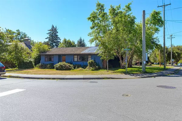 Oak Bay, BC V8S 3B5,2409 Currie St