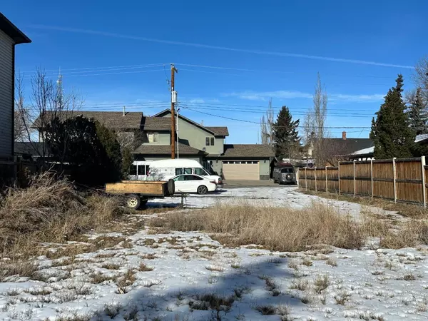 High River, AB T1V 1E9,20 7 AVE SE