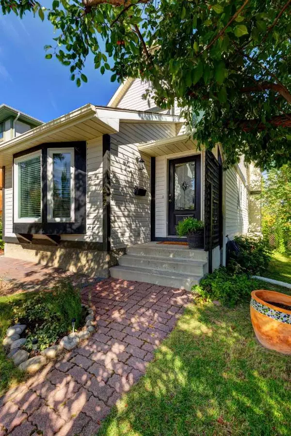 Calgary, AB T3H 1M9,239 Strathearn CRES SW