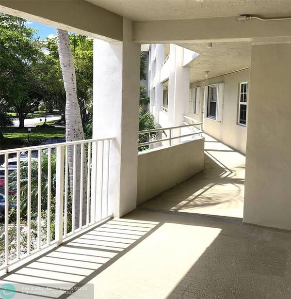 Pompano Beach, FL 33069,805 Cypress Blvd  #307