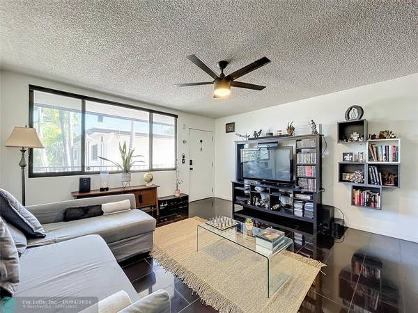 Wilton Manors, FL 33311,1901 N Andrews Ave  #208