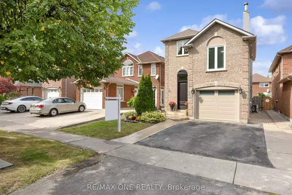 30 Elmpark CT, Richmond Hill, ON L4C 9T8