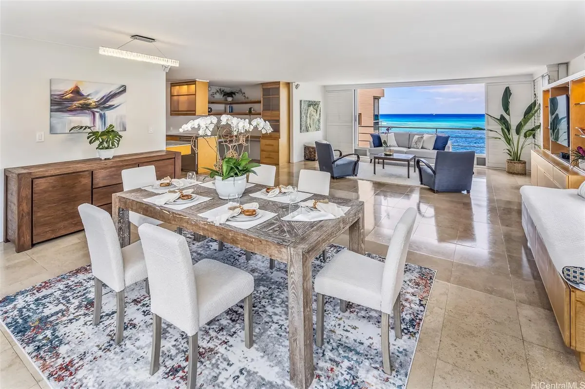 2979 Kalakaua Avenue #404, Honolulu, HI 96815