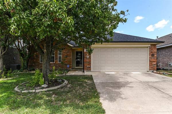 11929 Gold Creek Drive E, Fort Worth, TX 76244