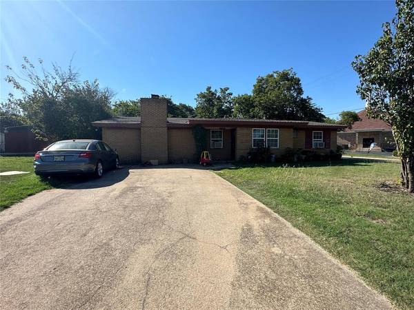 1400 Oak Grove Road, Fort Worth, TX 76134