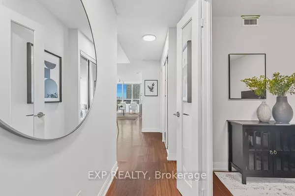 Toronto W08, ON M9B 0A2,35 Viking LN #638