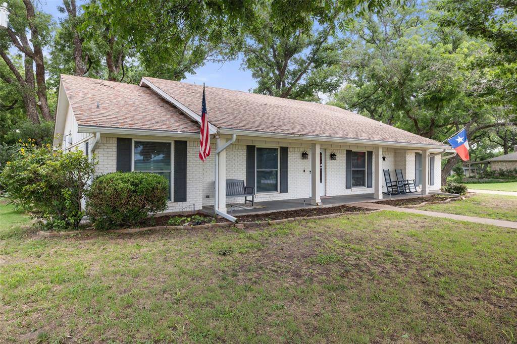 1828 Long Creek Court, Granbury, TX 76049