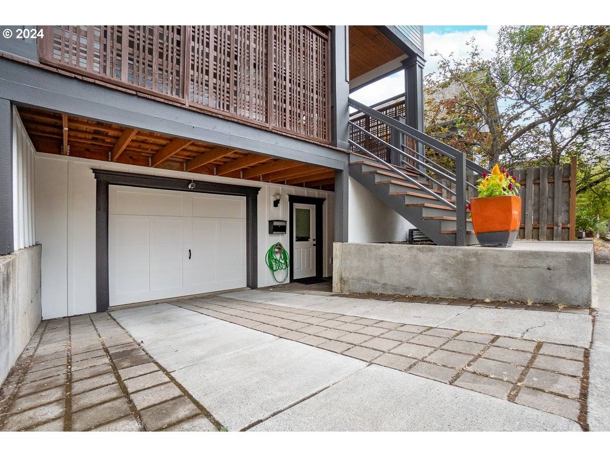 Portland, OR 97211,603 NE WEBSTER ST