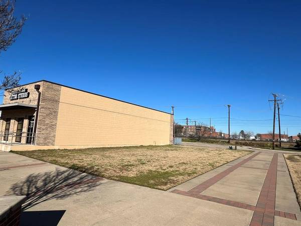 Rowlett, TX 75088,3845 Main Street