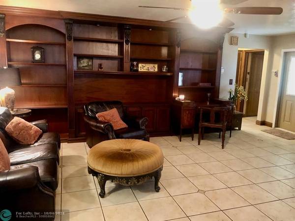 Hollywood, FL 33021,807 N 32nd Ct