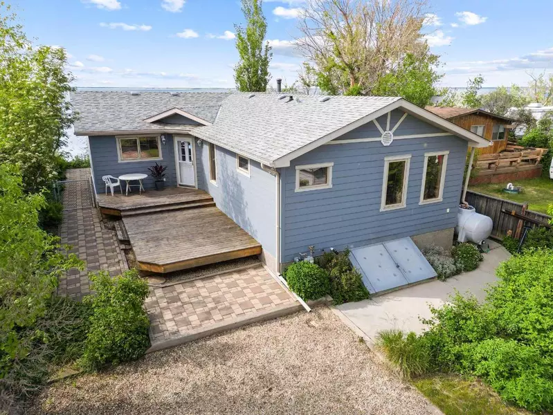 48 Front ST, White Sands, AB T0C 2L1