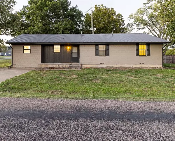 500 E College Street, Gunter, TX 75058