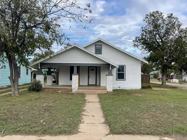 1200 N 8th St, Ballinger, TX 76821