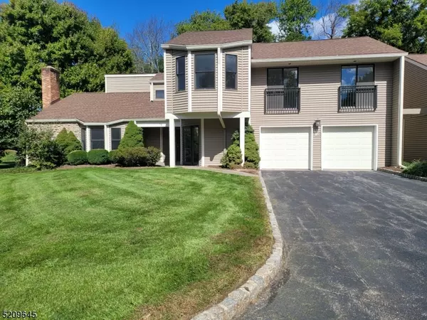 12 Sarazen Ct, Florham Park Boro, NJ 07932