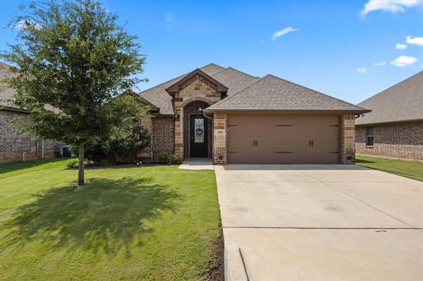 534 Clearwater Place, Granbury, TX 76049